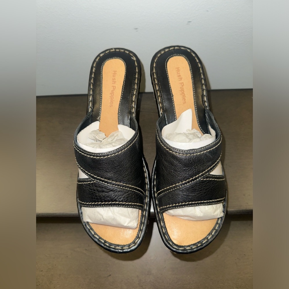 Hush Puupies. Size 9.